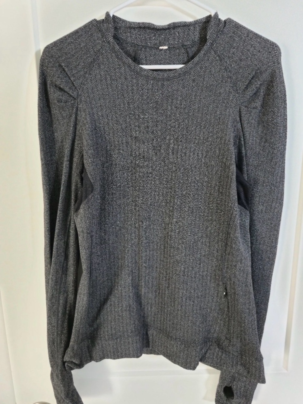 Lululemon Think Fast Athletic Top Sz 8 Long Sleeve Herringbone Black Gray Cuffin